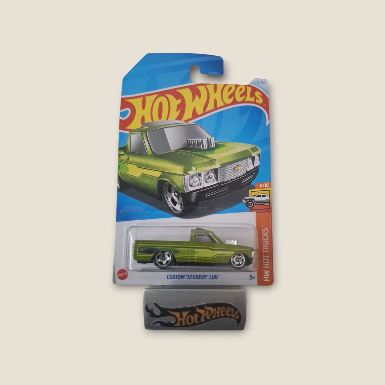 Hot Wheels HW Hot Trucks 2024 Custom 72 Chevy Luv 6/10 L