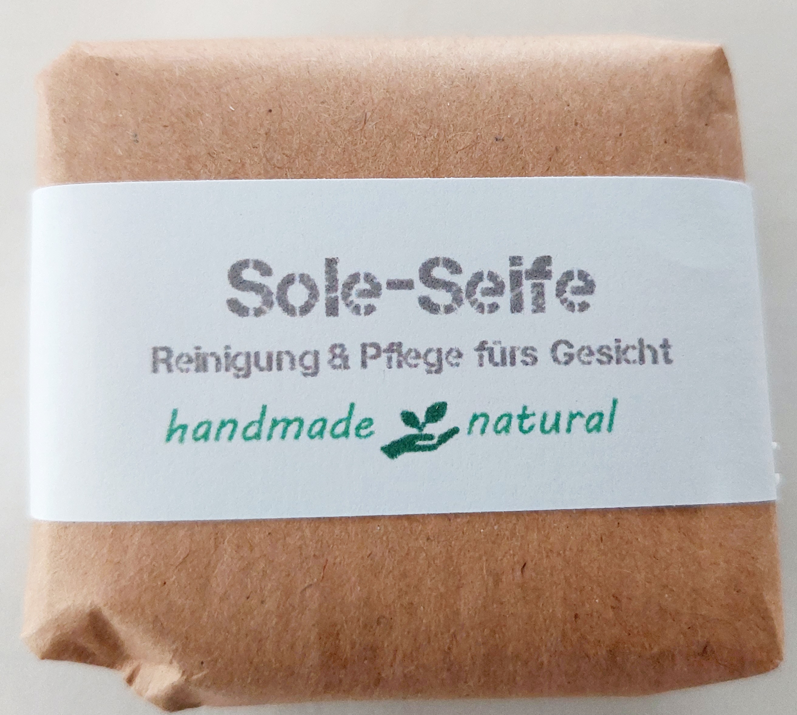 Gesicht: Sole-Gesichtsreinigungsseife grau (patchouli) oder rosa (YlangYlang)