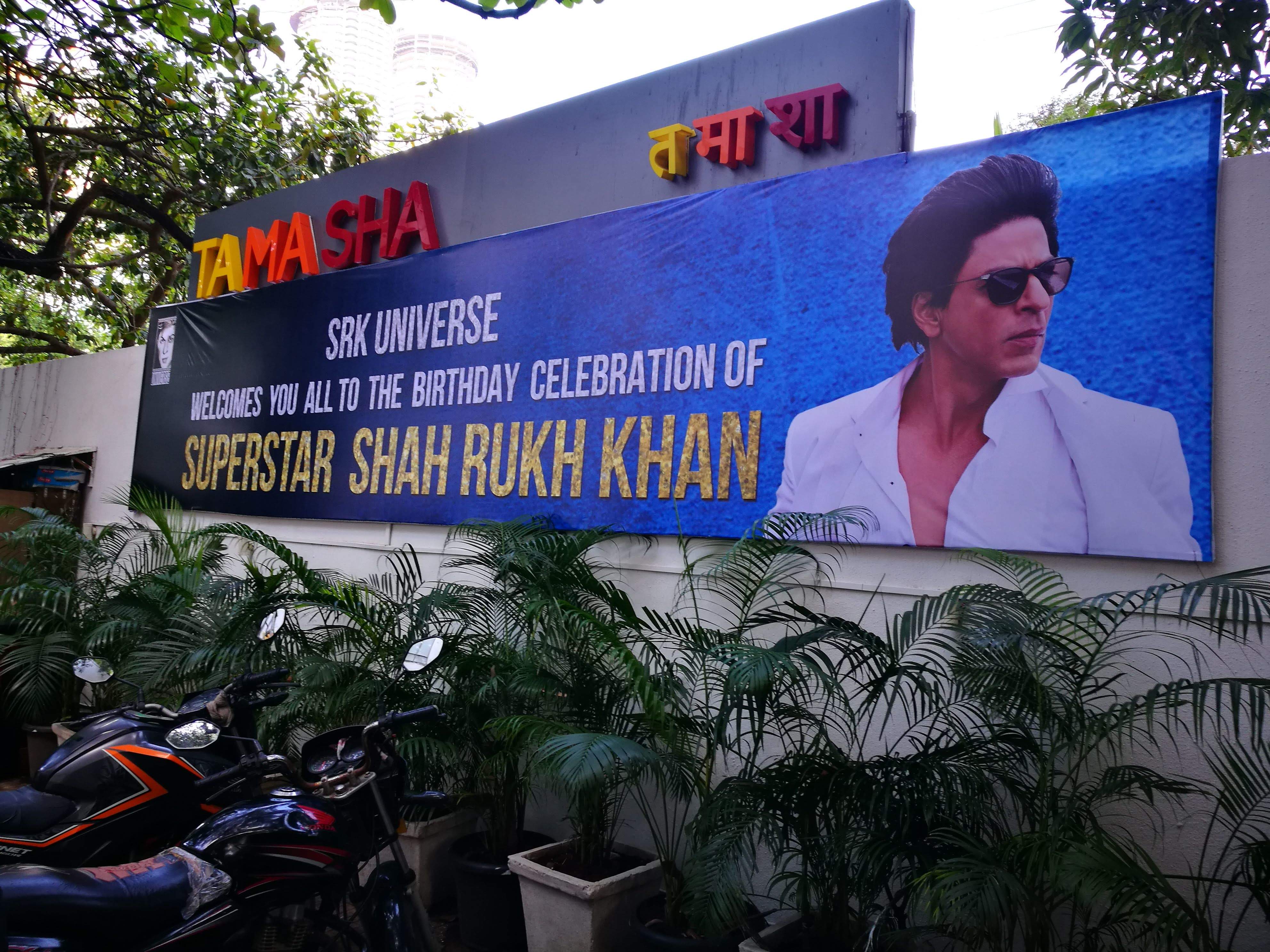 So wurden wir am Morgen vor dem TAMASHA von SRK Universe begrüsst...