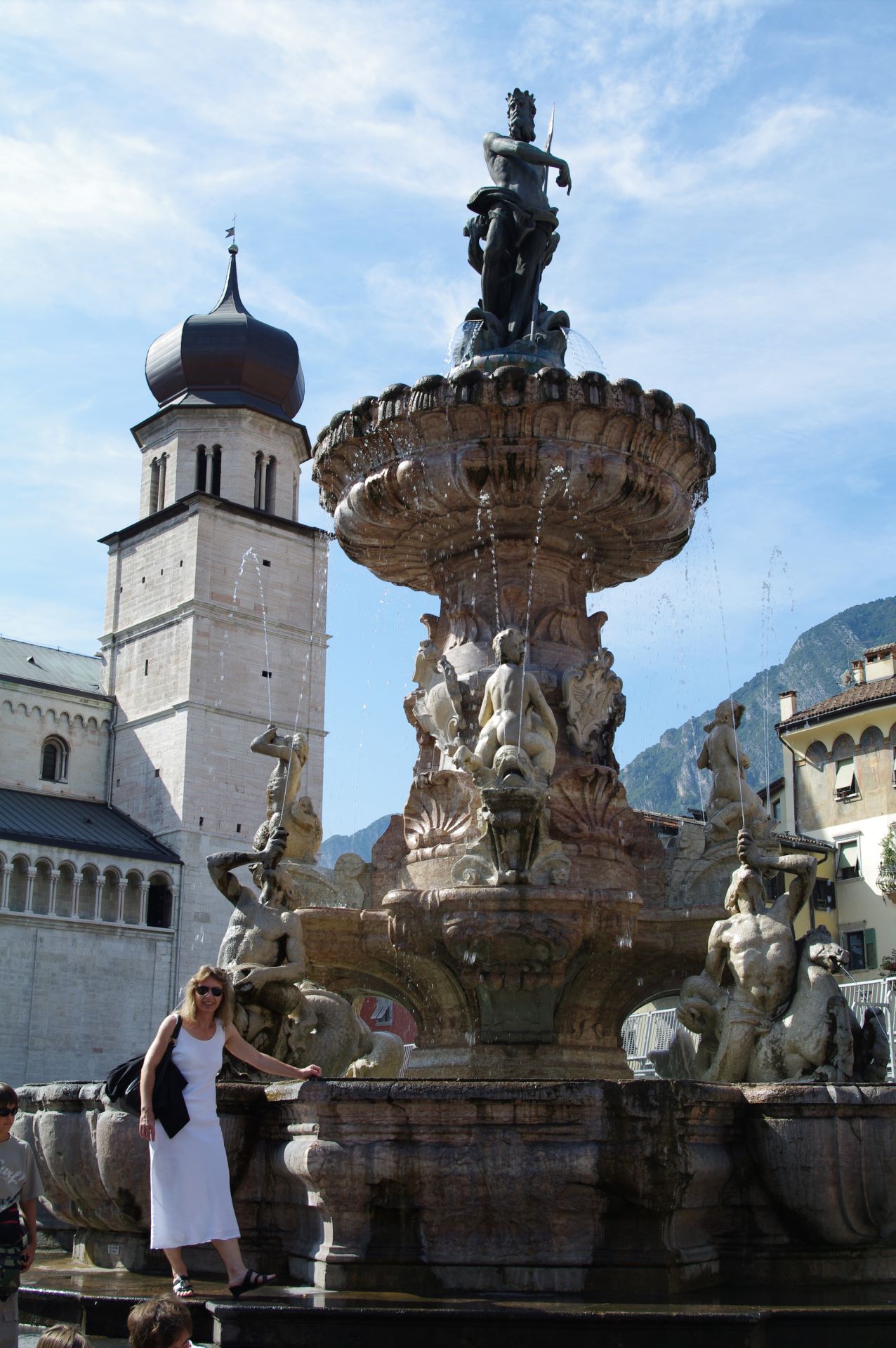 Yvonne beim Neptun Brunnen