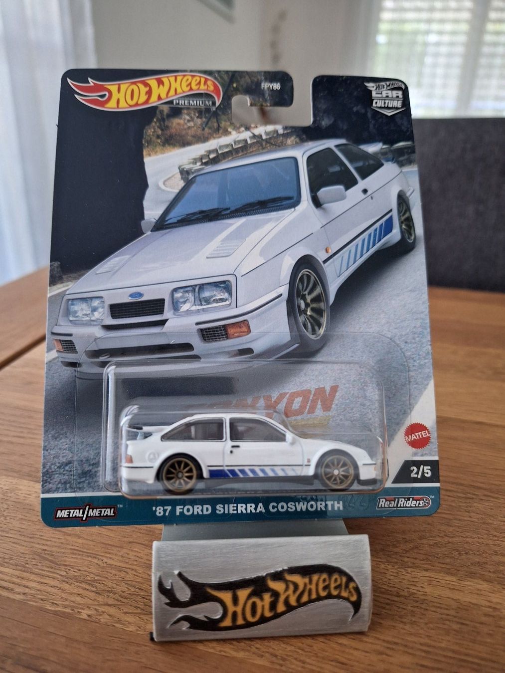 Hot Wheels Premium Canyon Warriors 2023 87 Ford Sierra Cosworth 2/5