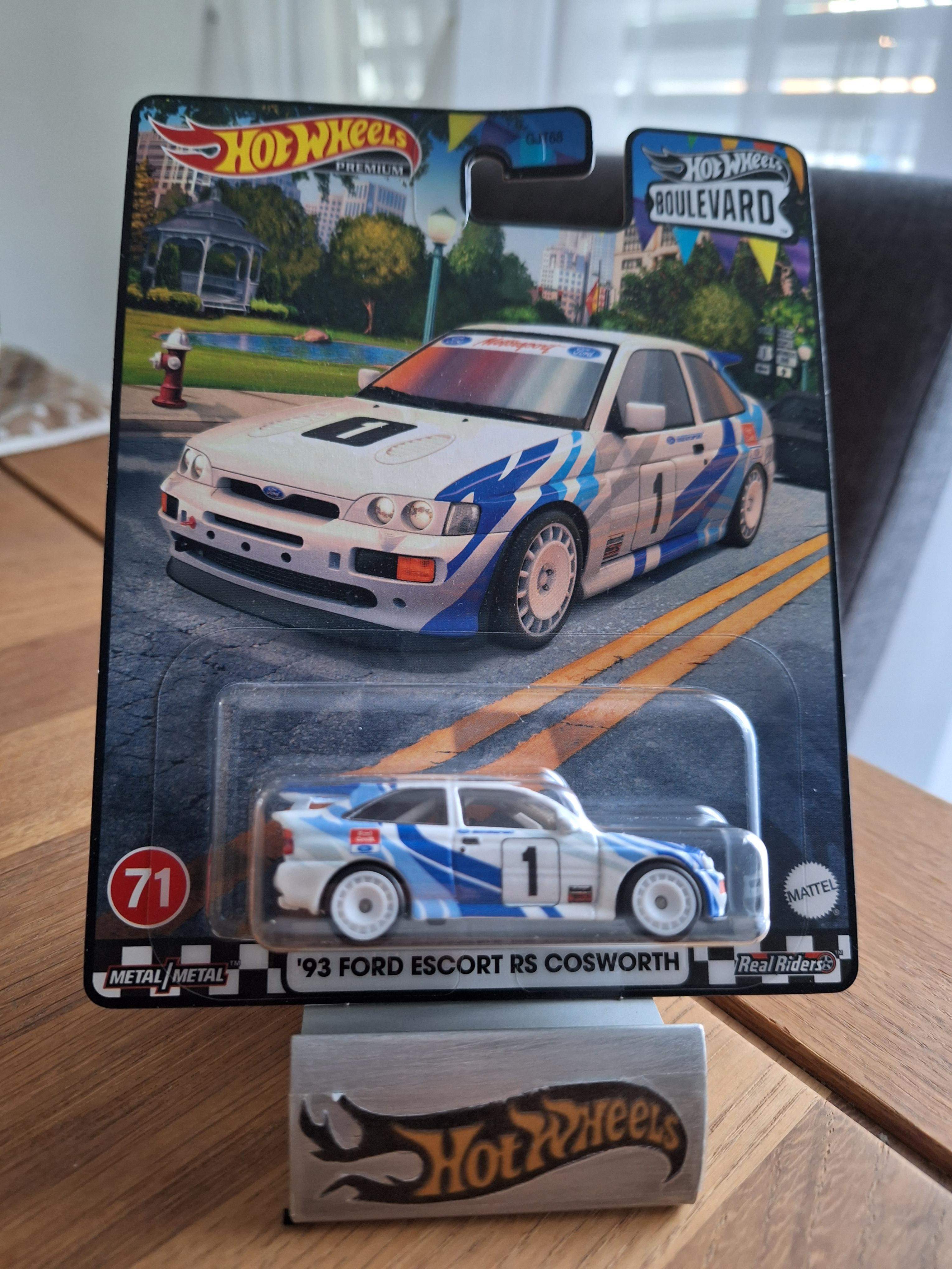 HW Premium Boulevard #71 93 Ford Escort RS Cosworth