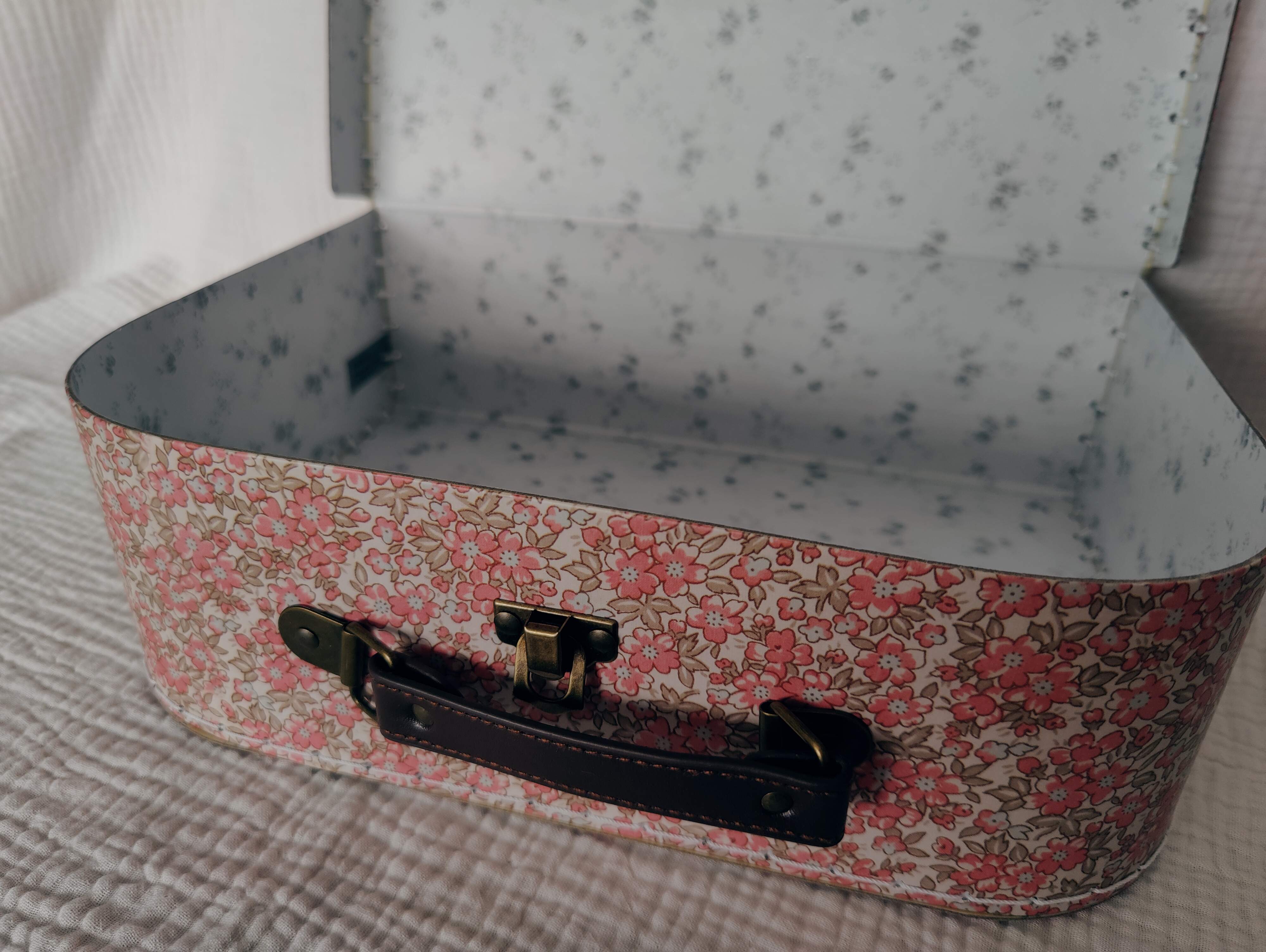 Grosser Koffer "Blütentraum"