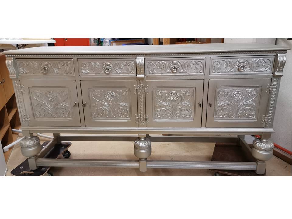 Sideboard Silber mit einem Hauch Gold und Schnitzereien ANTIK