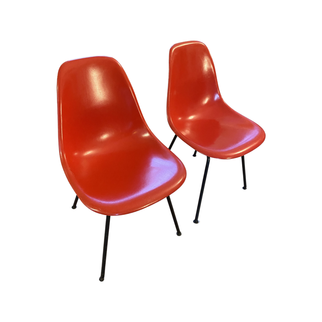 2er Set Eames Fiberglas Stühle um ca. 1970 in Rot