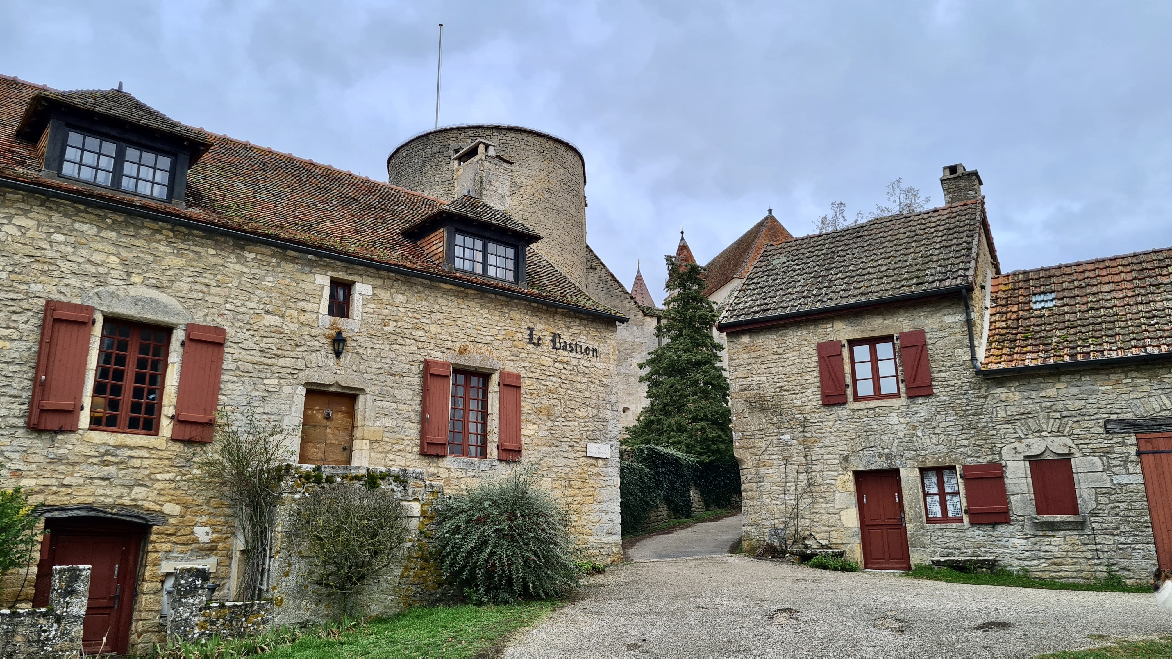 Vandenesse-en-Auxois / Châteauneuf / Château de Commarin
