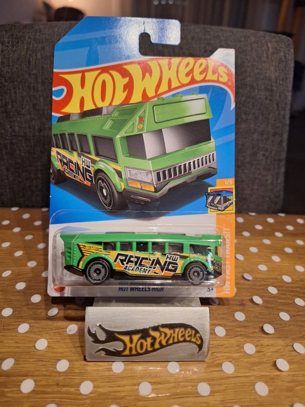 Hot Wheels HW Fast Transit 2024 Hot Wheels High 1/5 L