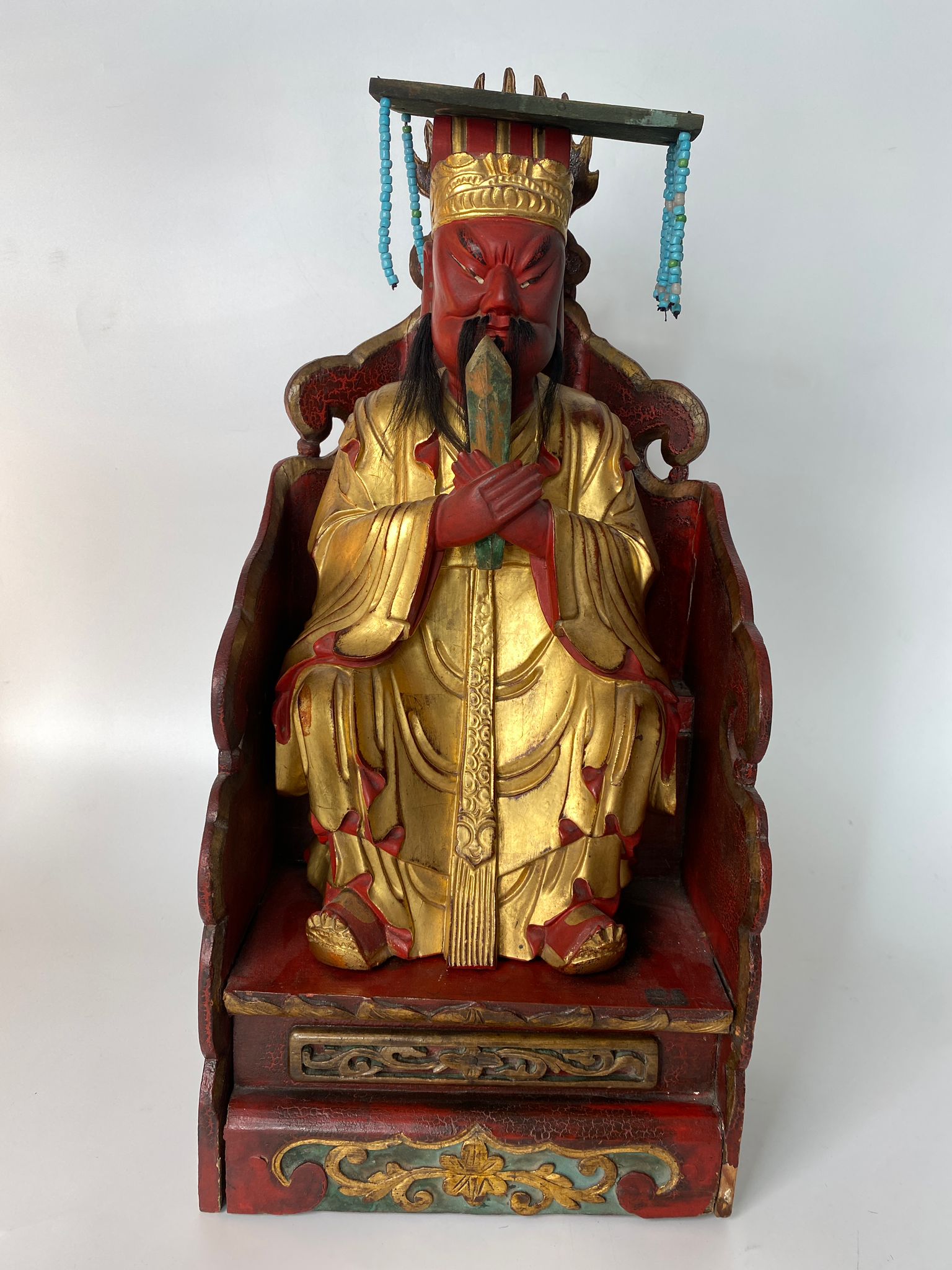 Japanische Figur, geschnitzt und vergoldet
