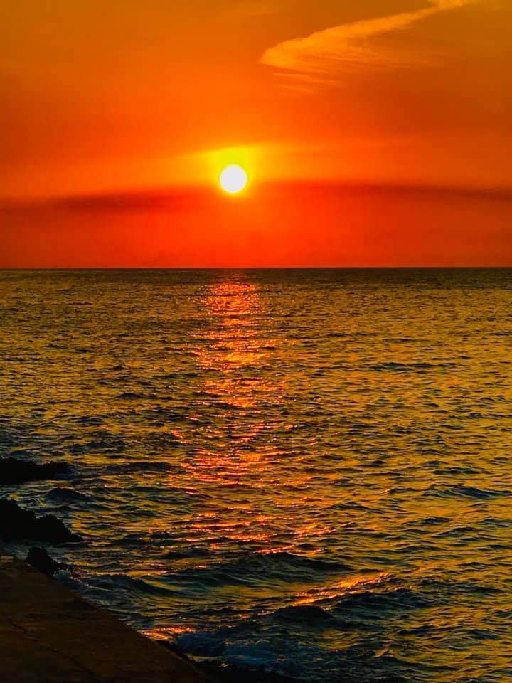 Zufriedenheit im Paradies - Sunset am Malecón Kuba