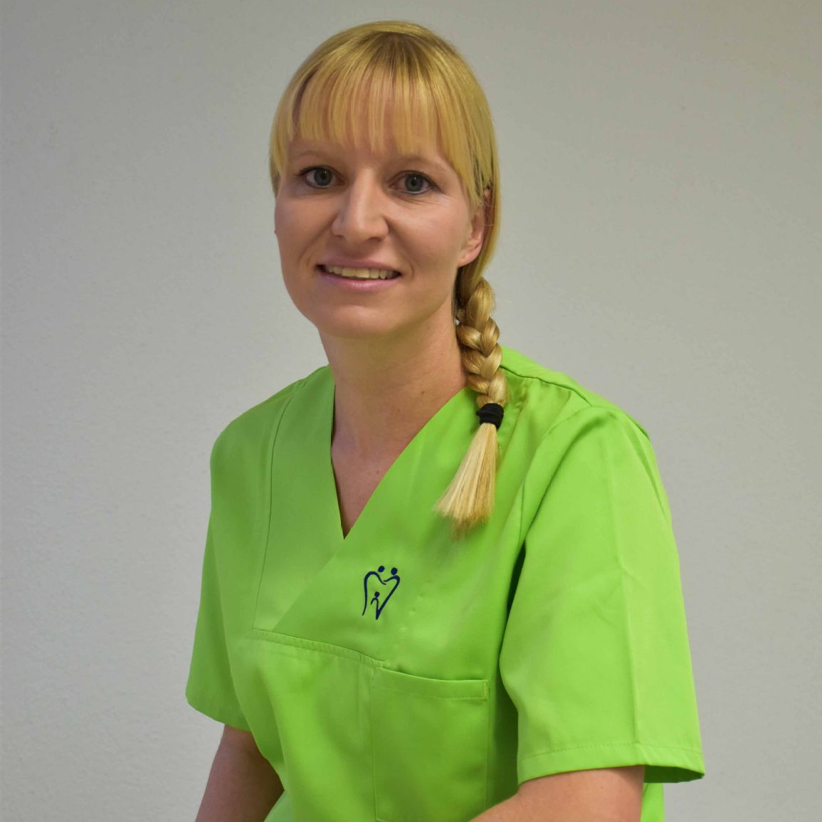 Dentalassistentin Corinne Stöckli tätig in der Zahnarztpraxis Käch