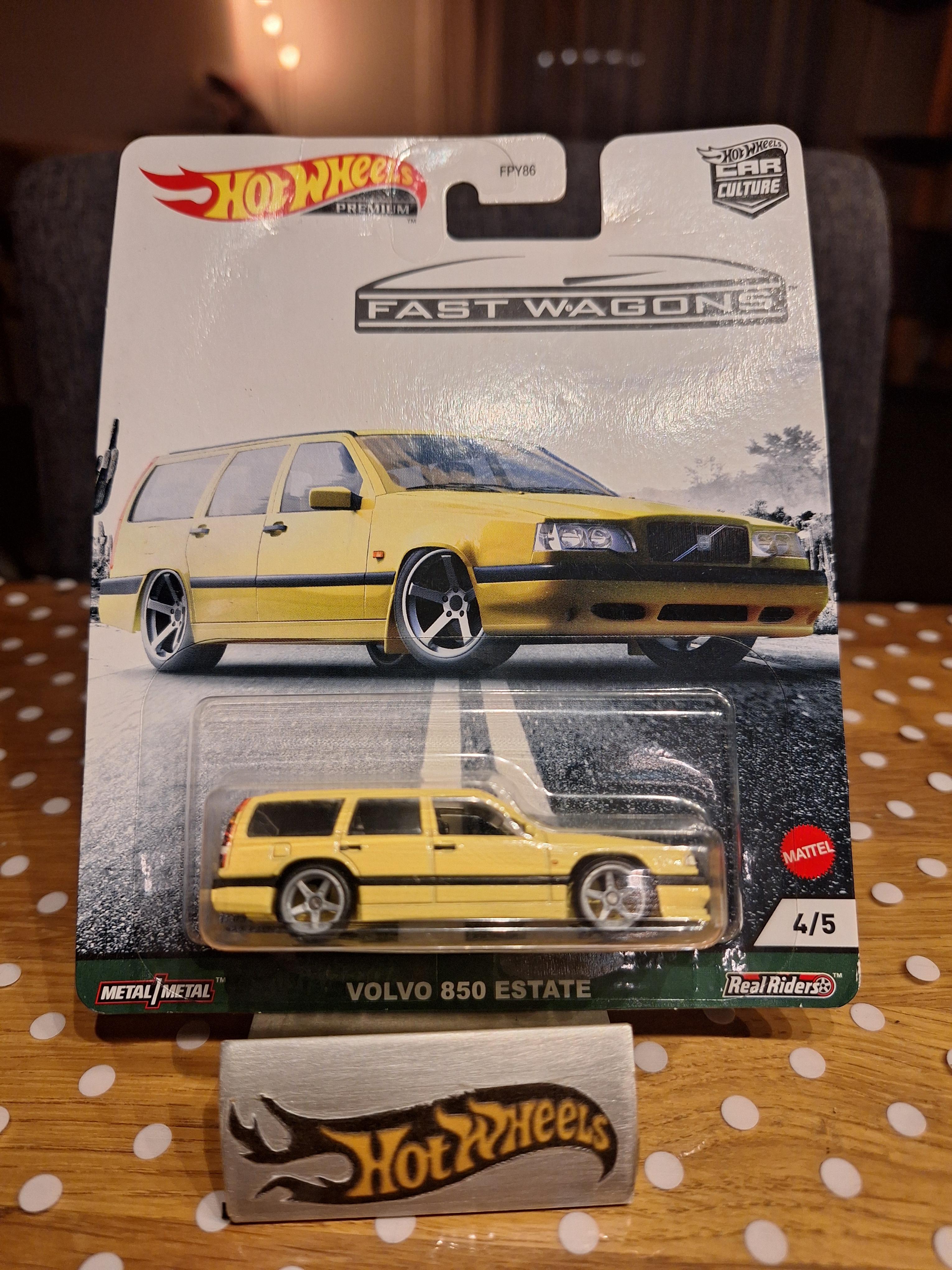 Hot Wheels Premium Fast Wagons 2021 Volvo 850 Estate 4/5