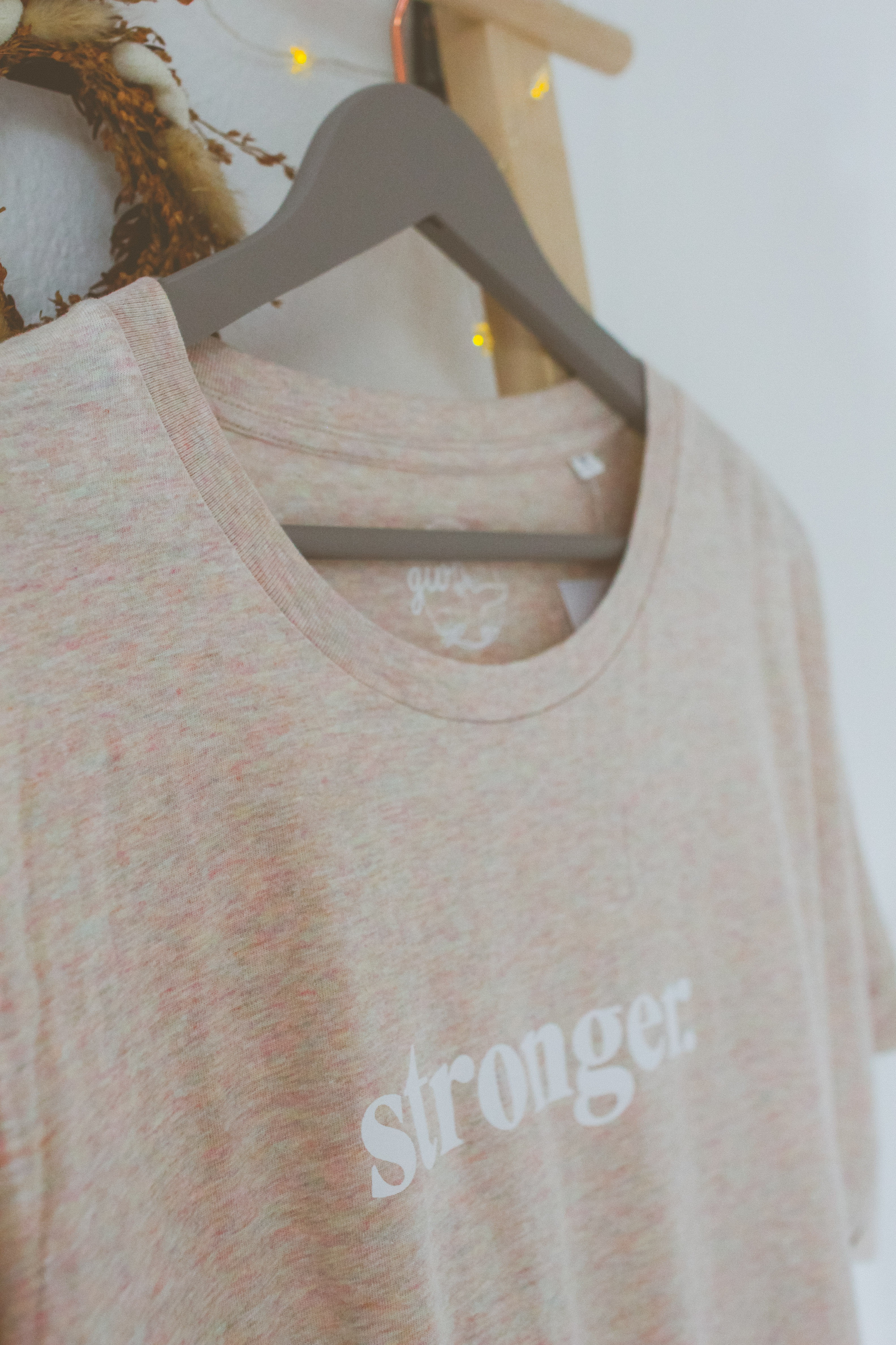 COLLIDER 'stronger' T-Shirt WOMEN