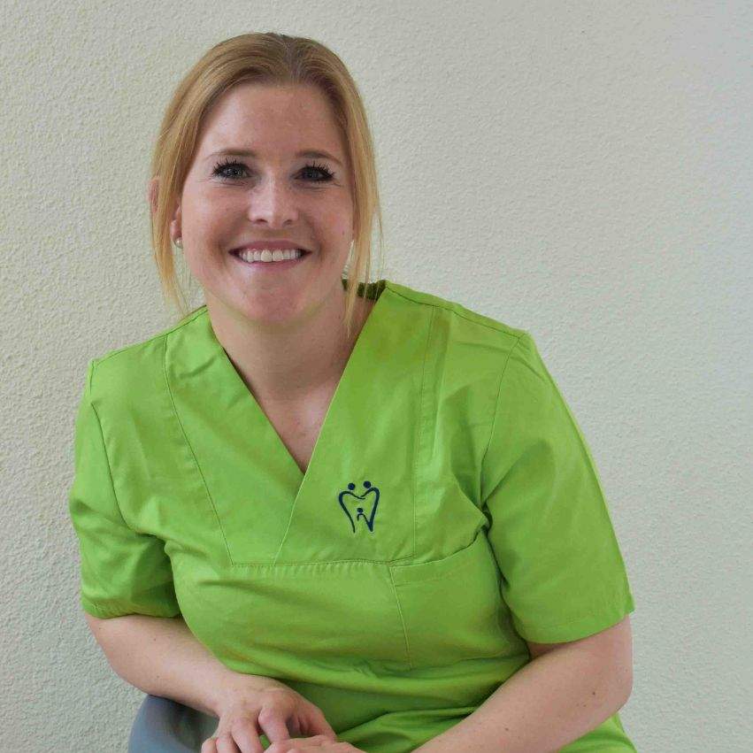 Dentalhygienikerin Rahel Kupper tätig in der Zahnarztpraxis Käch