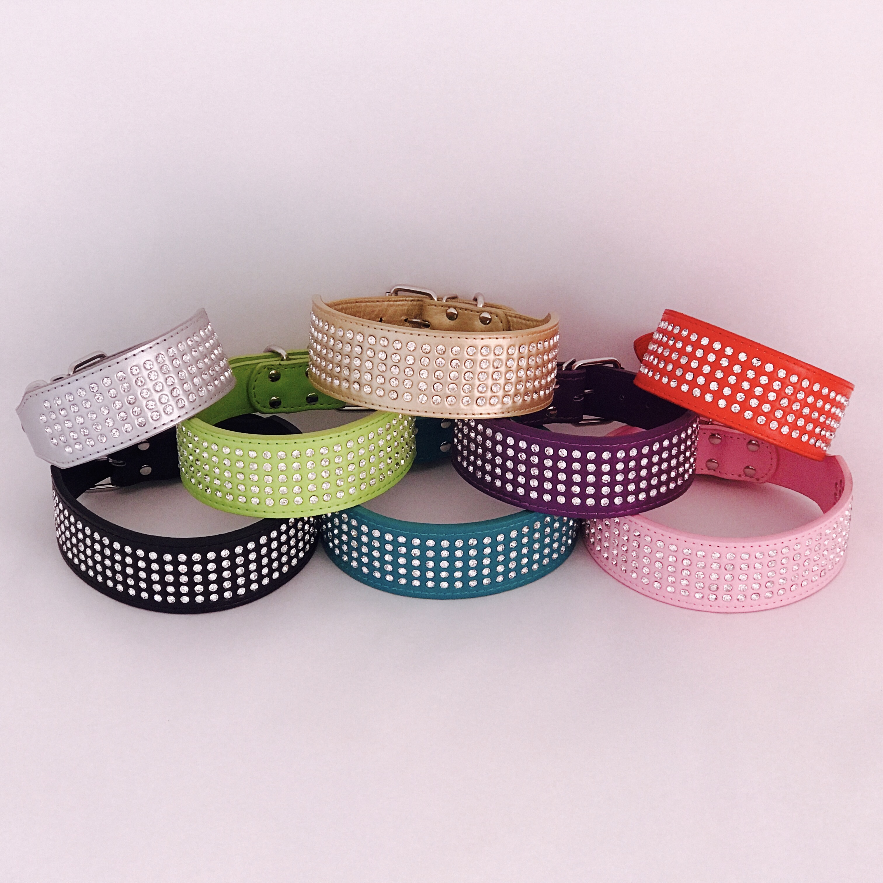 Hundehalsband (Kunstleder) mit BlingBling in violett (8 Farben und 4 Grössen erhältlich)