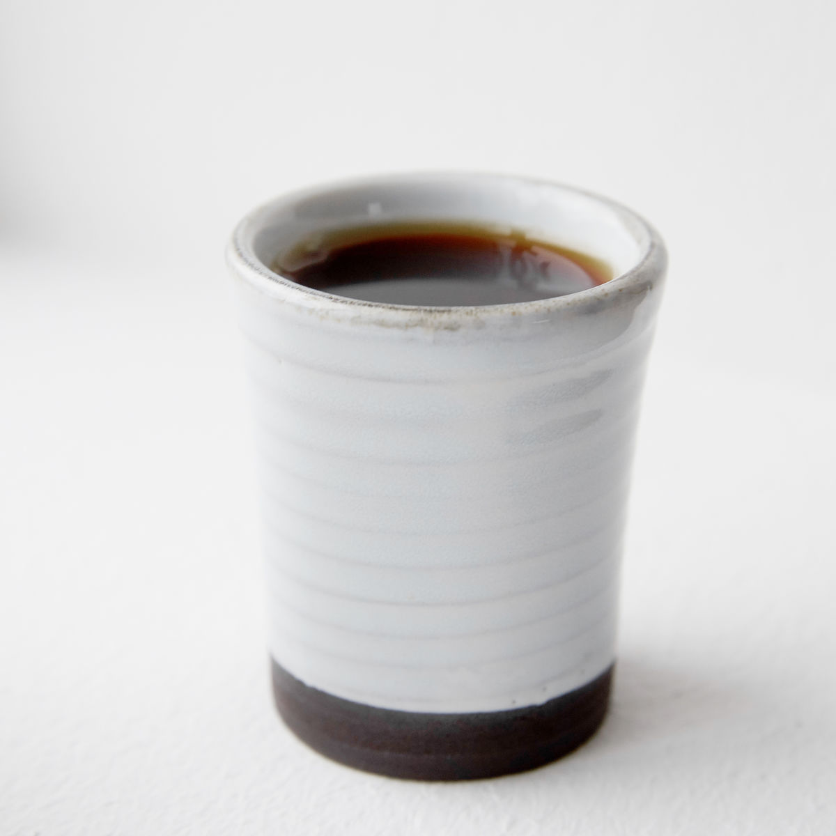 Espresso-Tasse - Steinkrug klein - weiss