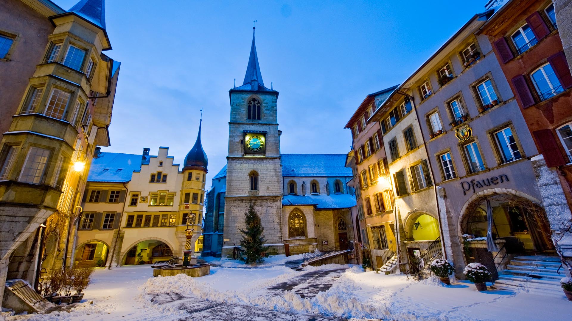 Ring in der Bieler Altstadt mit Schnee