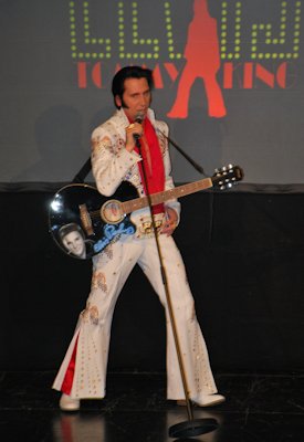 Elvis Imitator Tommy King an Firmen Anlass