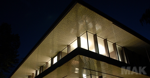 Fassaden und Dächer, Fassadenuntersicht, Aluminiumelemente mit Birkenblatt-Motiv gestanzt und pulverbeschichtet